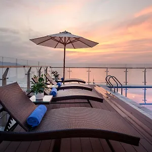 Sunny Ocean & Spa Hotel Da Nang